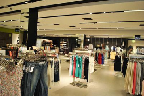 三都商场里的店面怎么装修？